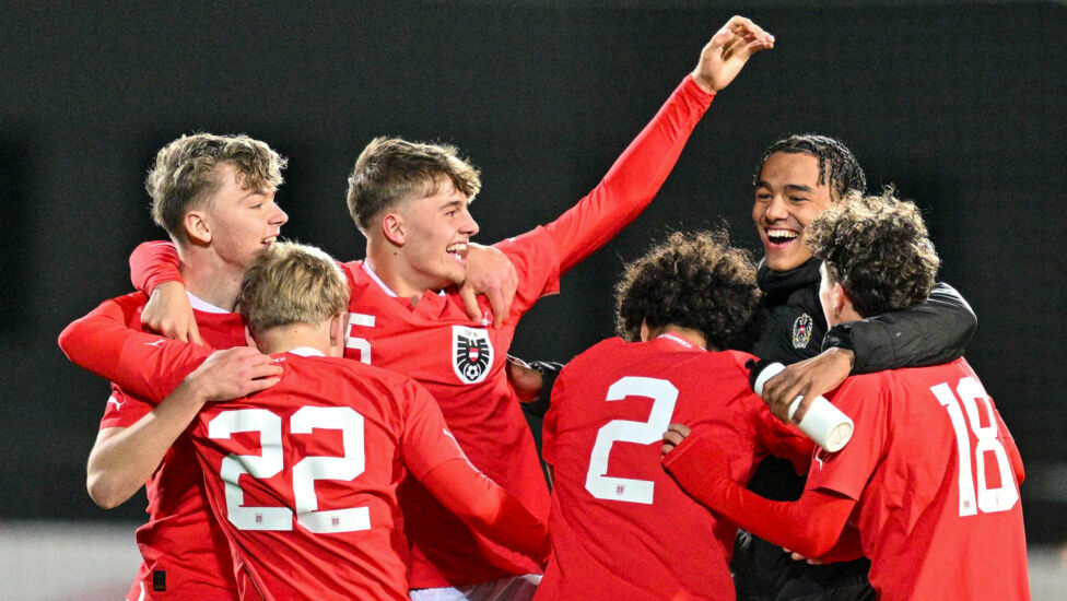 Die ÖFB-Youngsters sind mit einer Gala ins Viertelfinale der U17-EM in Zypern eingezogen