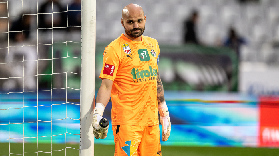 Ferdinand Oswald, langjähriger Keeper und Kapitän der WSG Tirol, beendet im Sommer seine aktive Karriere als Fußballprof
