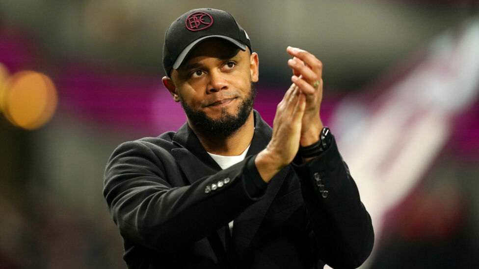 Vincent Kompany hat sein Arbeitspapier beim FC Bayern München unterzeichnet und ist nun der Trainer des deutschen Rekord