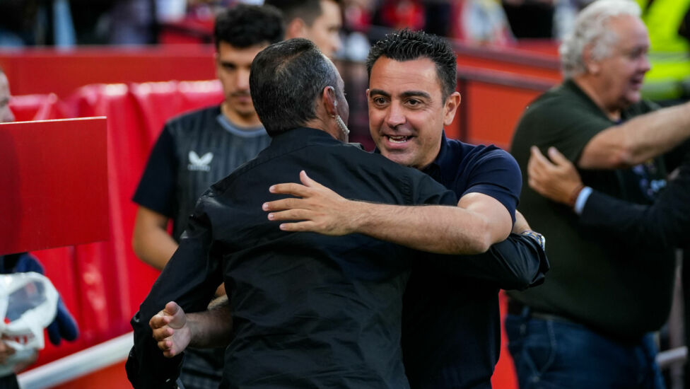 Der FC Barcelona hat zum Abschied von Trainer Xavi einen Arbeitssieg beim FC Sevilla geholt