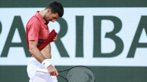 Nach Fünfsatz-Krimi: Ob Tennisstar Novak Djokovic im Viertelfinale der French Open überhaupt antritt, ist aktuell offen