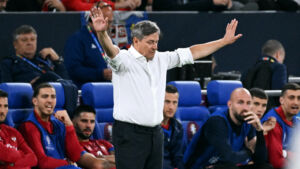 Der Fußball-Verband von Serbien hat gedroht, das Nationalteam aus der EM zurückzuziehen
