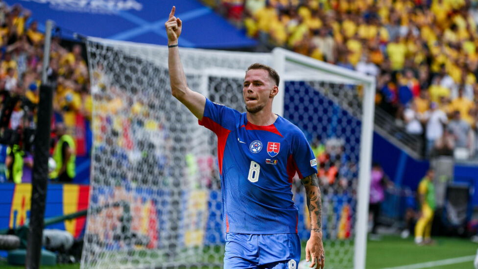 Mit einem 1:1 gegen Rumänien hat die Slowakei den Aufstieg ins EM-Achtelfinale fixiert