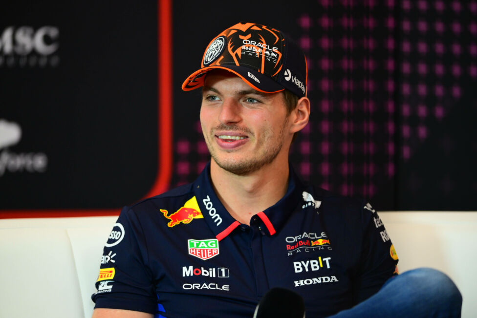 "Sehr glücklich hier": Verstappen fährt auch 2025 für Red Bull