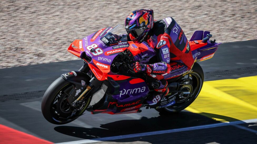 Der Spanier Jorge Martin hat den MotoGP-Sprint am Sachsenring gewonnen und damit seine WM-Führung ausgebaut