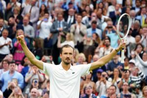 Medvedev schaltet Sinner in Wimbledon aus