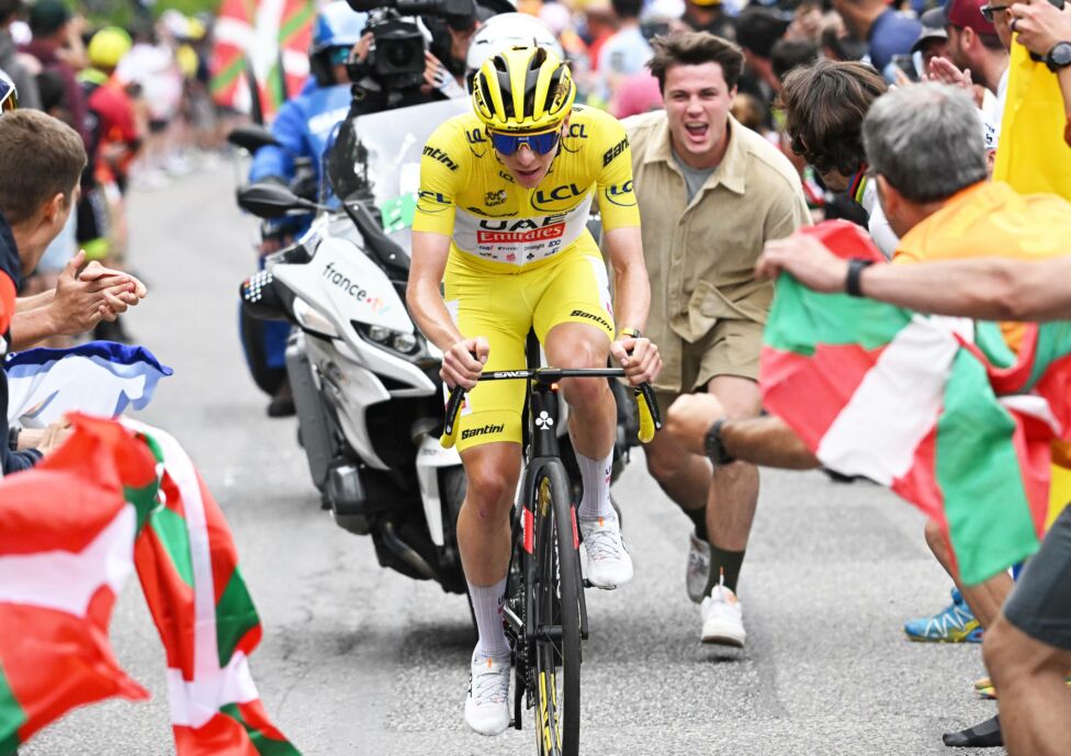 Pogacar und Vingegaard bei Tour de France mit Chips beworfen