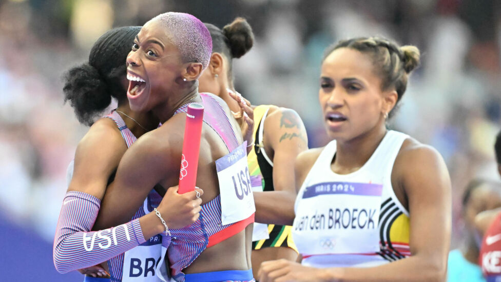 Die Mixedstaffel der USA hat am Freitag bereits im Olympia-Vorlauf über 4 x 400 Meter ihren eigenen Weltrekord deutlich 