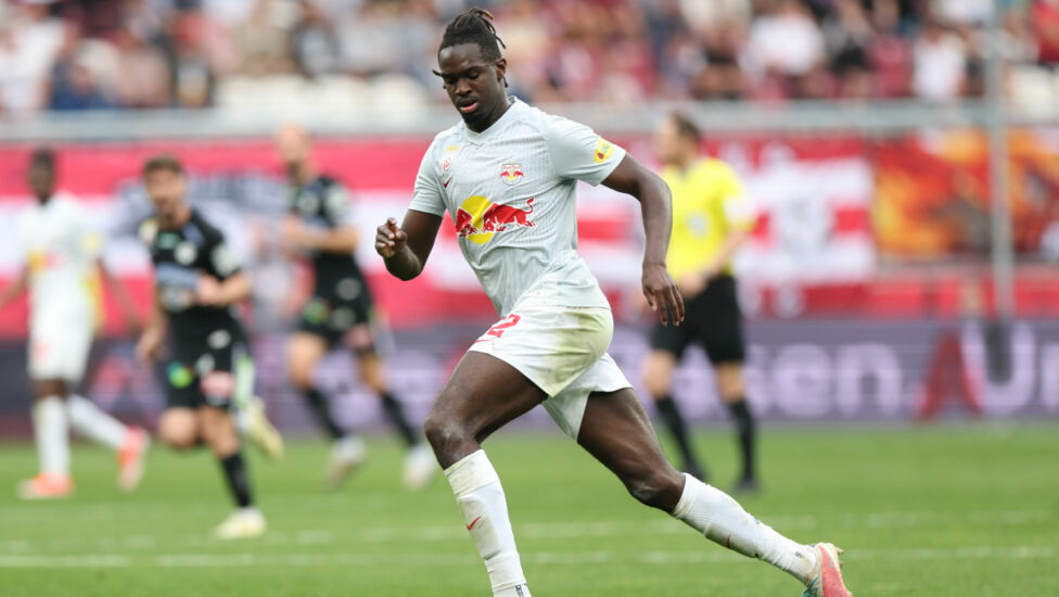Der frühere Salzburg-Verteidiger Oumar Solet steht nach seinem Abschied von den "Bullen" vor einem Wechsel in die Serie 
