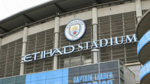 Die Anhörung der englischen Premier League zu den Vorwürfen gegen Fußball-Meister Manchester City soll am kommenden Mont