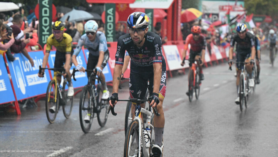 Der dreimalige Gesamtsieger Primoz Roglic hat vor dem Schlusswochenende der Vuelta a España das Führungstrikot von Ben O
