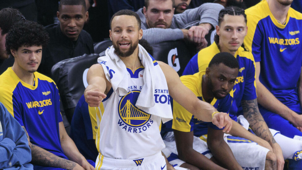Die Golden State Warriors haben als erstes Team ihr Ticket für das Viertelfinale des NBA-Cups sicher