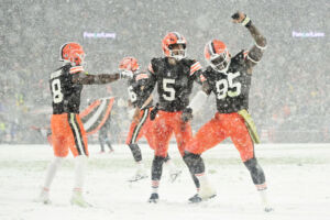 Erstes "Snow Game" der Saison! Browns überraschen gegen Steelers