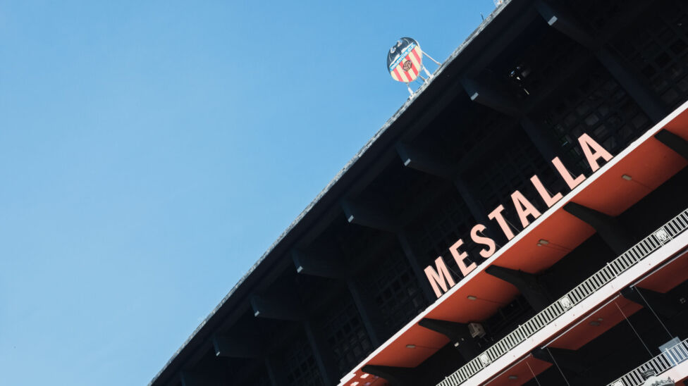 Der FC Valencia wird sein erstes Spiel nach der schweren Unwetterkatastrophe im Osten Spaniens in schwarzen Sondertrikot