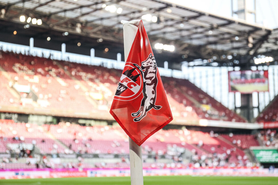 Der Fußball-Weltverband FIFA hat die Transfersperre gegen den 1. FC Köln mit sofortiger Wirkung aufgehoben