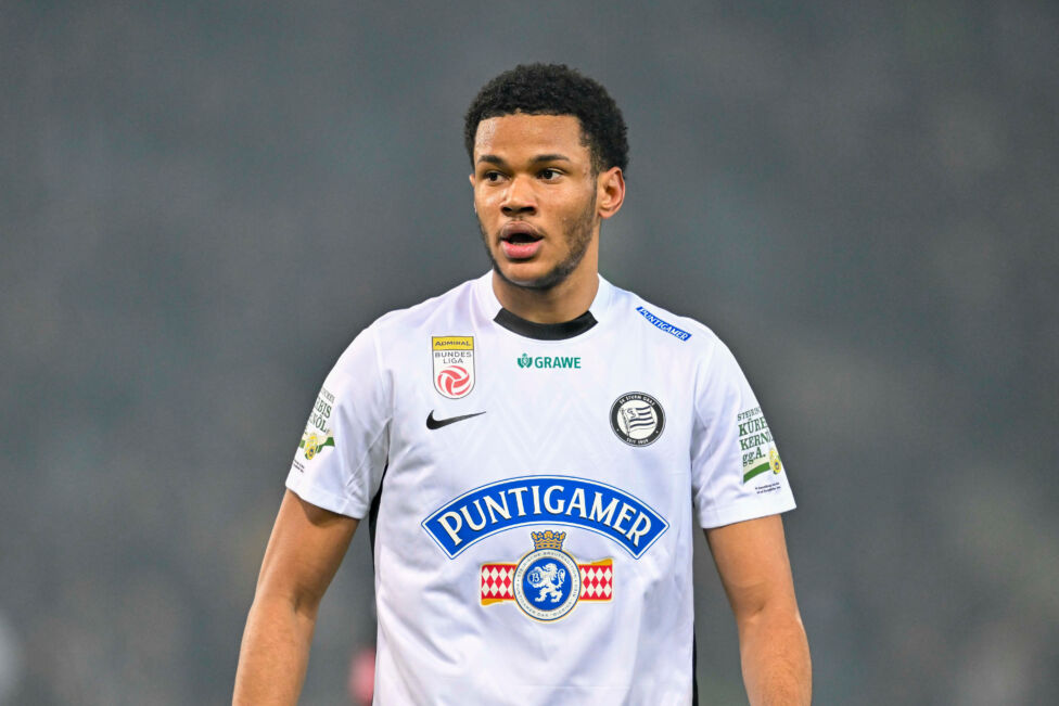 Angreifer Fally Mayulu wird dem SK Sturm Graz für mehrere Wochen fehlen.