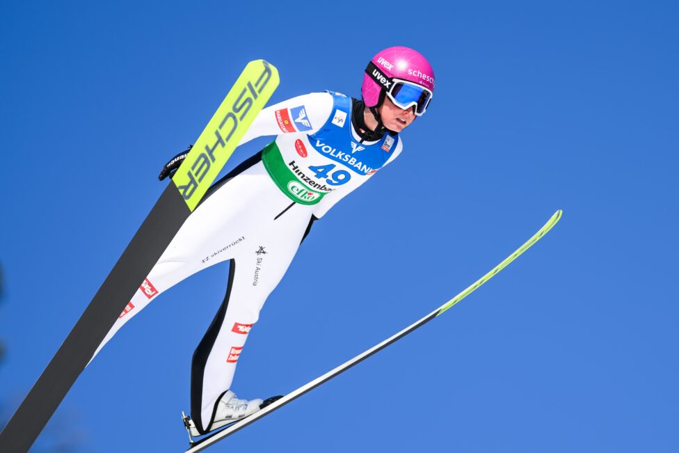 Österreichs Skispringerinnen haben bei der ersten von zwei WM-Generalproben in Hinzenbach eine starke Leistung geboten.J