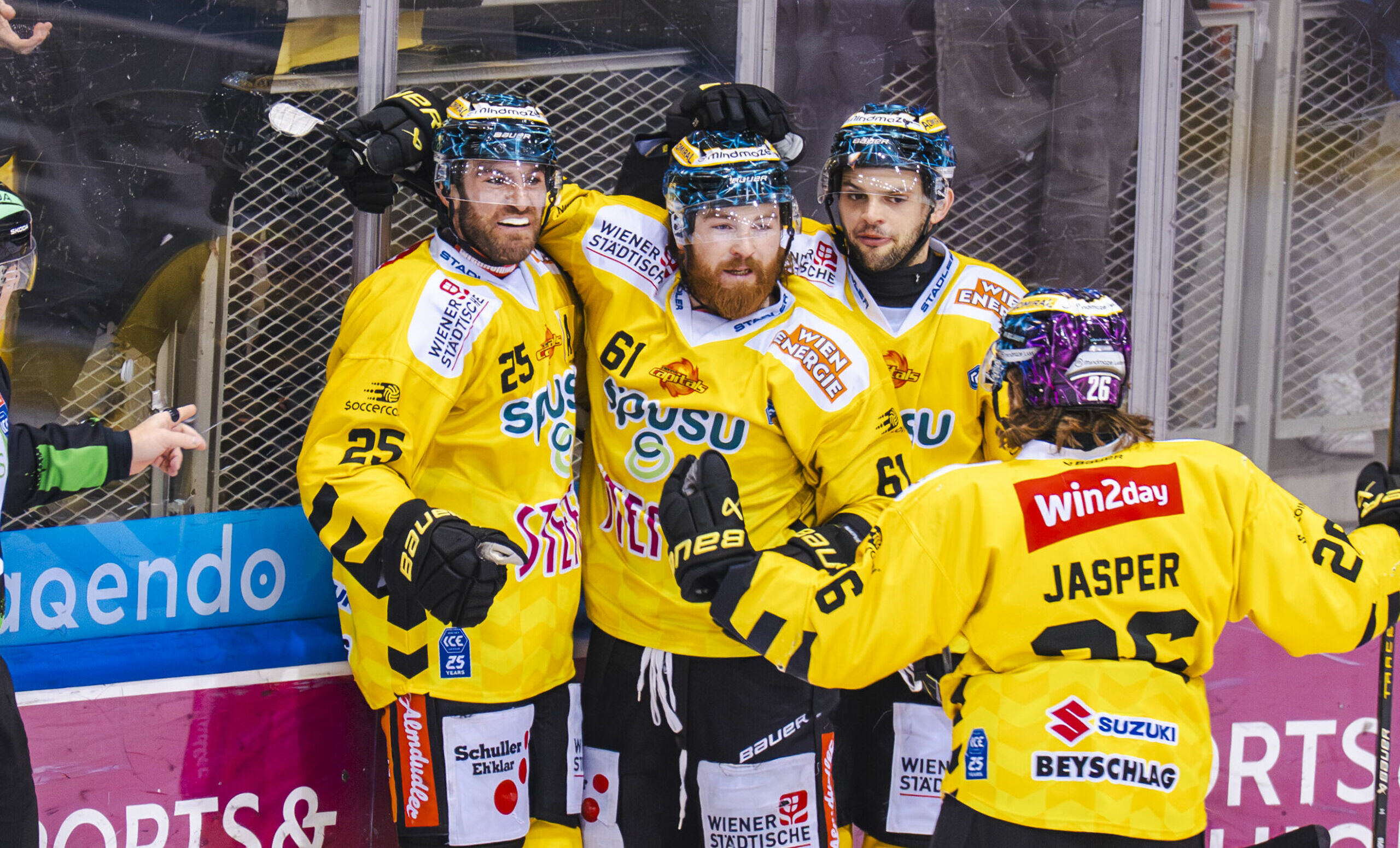 Heimsieg gegen Fehervar: Capitals wahren Viertelfinal-Chance - Sky ...