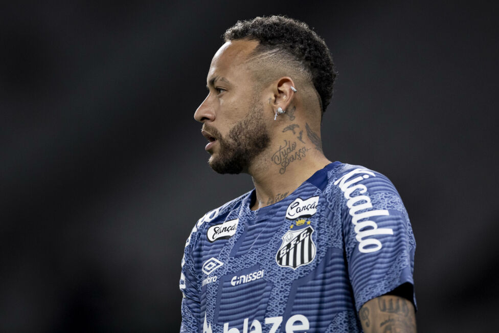 Angeführt von Rückkehrer Neymar haben Brasiliens Fußballstars eine Kampagne gegen Kunstrasen in der heimischen Liga gest