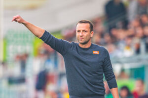 Neuer Coach für den GAK? In Kürze könnte ein früherer Rapid-Coach in die heimische Bundesliga zurückkehren