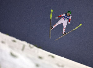 Maximilian Ortner hat sich im Duell gegen Michael Hayböck den letzten ÖSV-Startplatz für den Skisprung-Großschanzenbewer