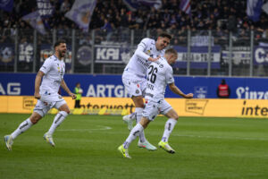 Die Wiener Austria hat nach der ersten Runde der Meistergruppe in der ADMIRAL Bundesliga die Tabellenführung übernommen.