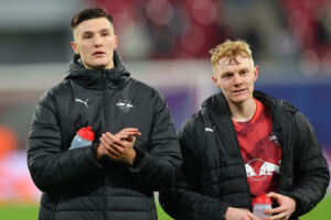 Manchester United will sich im Sommer in der Offensive verstärken. Dabei sind mit Benjamin Sesko und Hugo Ekiktike zwei 