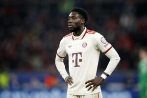 Bayern München muss in der entscheidenden Saisonphase und weit darüber hinaus auf Alphonso Davies verzichten. Der Linksv