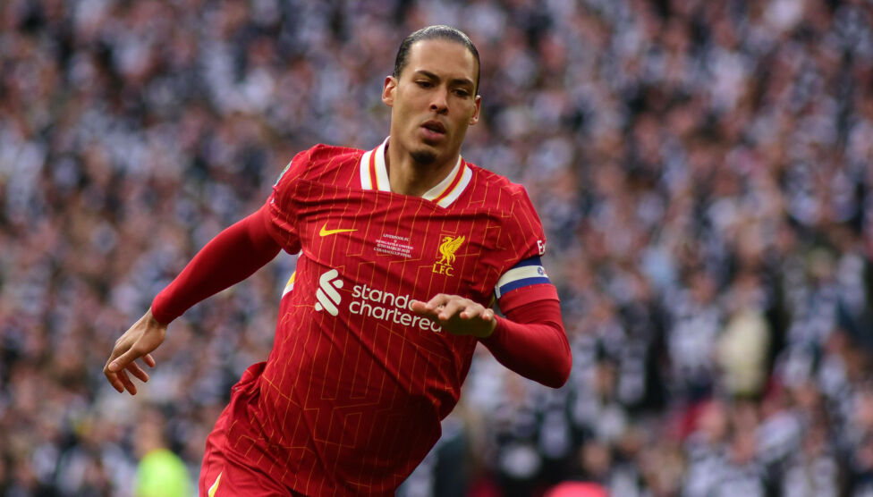 Neben Mohamed Salah und Trent Alexander-Arnold läuft bei den Reds im Sommer auch der Vertrag von Virgil van Dijk aus. Sc