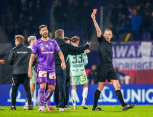 Die Wiener Austria ist im ÖFB-Cup-Halbfinale am TSV Hartberg (0:1) gescheitert. Austria-Routinier Aleksandar Dragovic ka