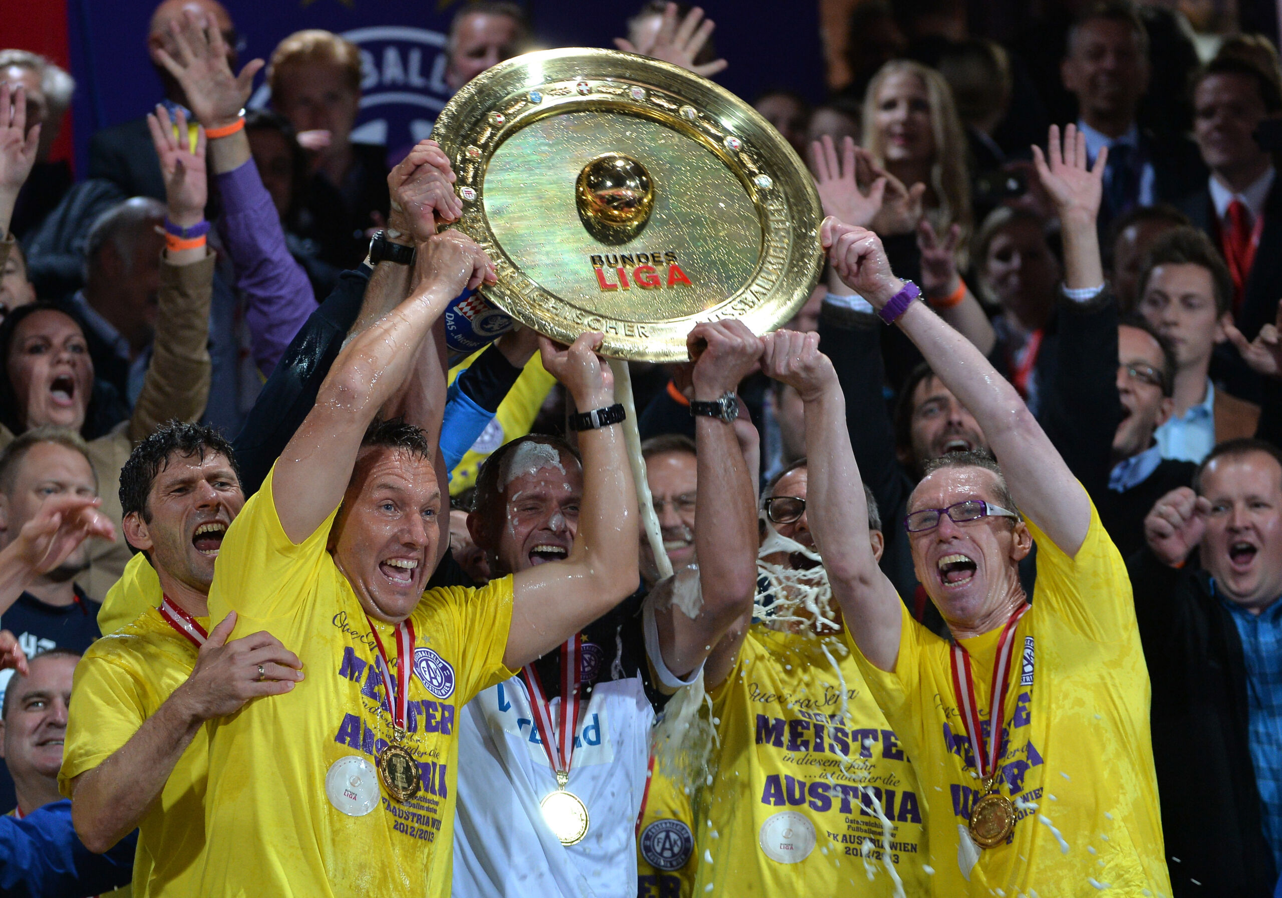 2013 wurde Peter Stöger als Cheftrainer österreichischer Meister mit der Wiener Austria | Bild: GEPA