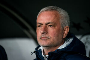 Nun könnte es laut der portugiesischen Zeitung "A Bola" zu einer Mega-Sperre für Star-Trainer Jose Mourinho kommen.