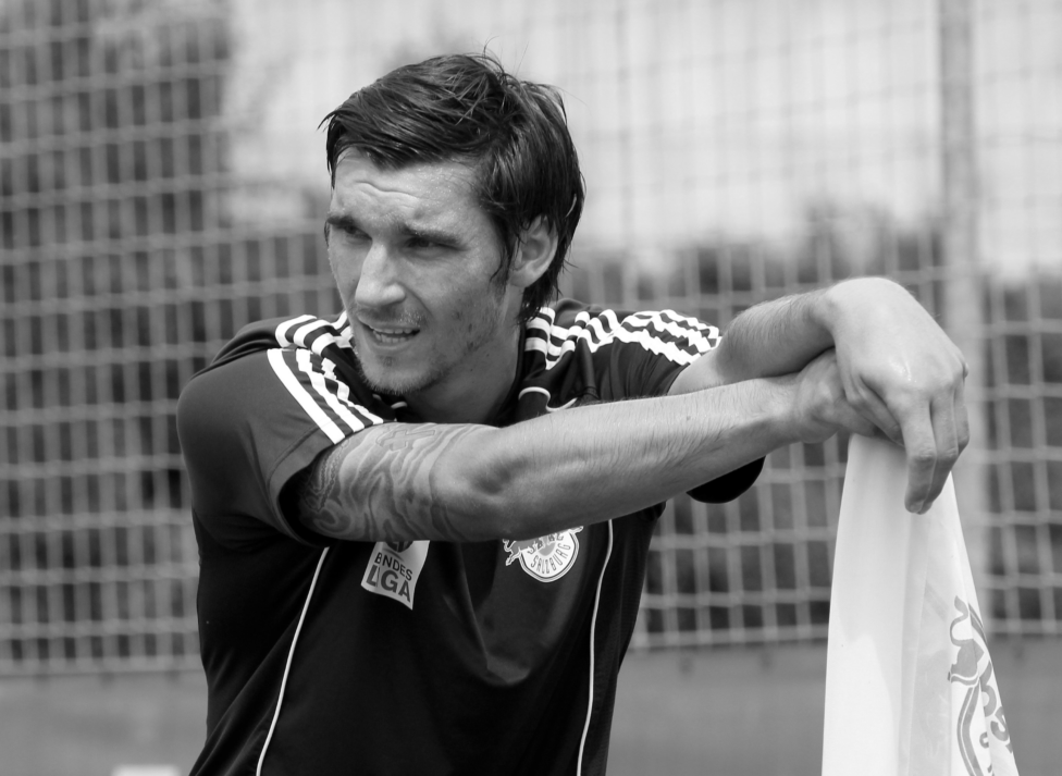 Der frühere kroatische Nationalspieler Nikola Pokrivac ist bei einem Autounfall ums Leben gekommen. Dies teilte Kroatien