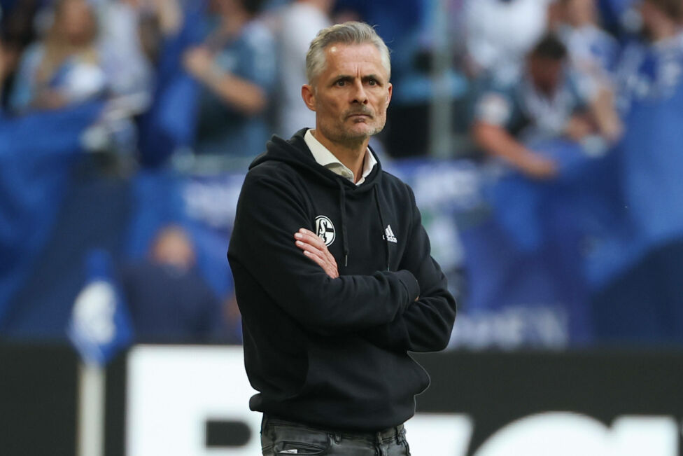 Der FC Schalke 04 reagiert nach Sky Infos und zieht die Trennung von Trainer Kees van Wonderen vor.