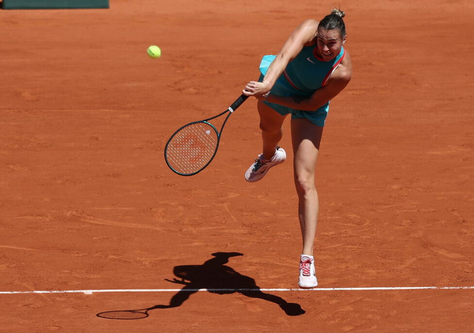 Topfavoritin Aryna Sabalenka hat bei den French Open mühelos das Achtelfinale erreicht und hat weiter ihren ersten Titel