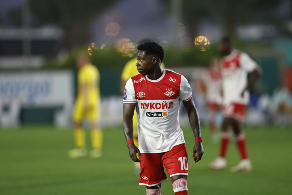 Der ehemalige niederländische Fußball-Nationalspieler Quincy Promes ist nach seiner Verhaftung in Dubai per Privatjet an