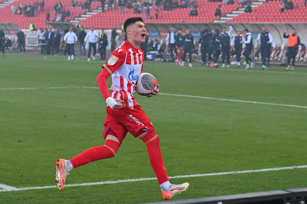 Der deutsche Fußball-Bundesligist RB Leipzig hat den serbischen Nationalspieler Andrija Maksimovic verpflichtet