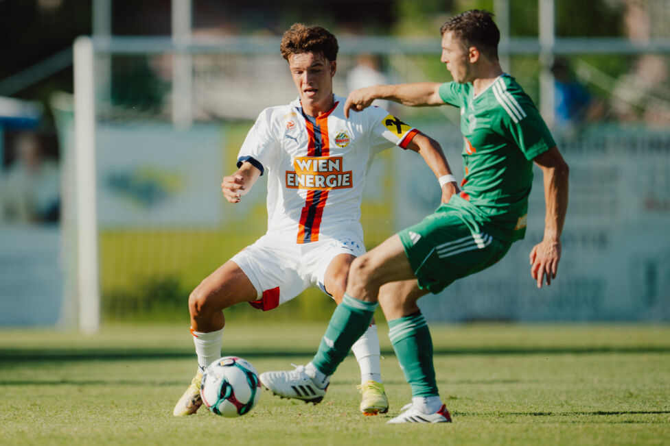 Talent Nicolas Bajlicz verlässt laut Sky-Informationen den SK Rapid. Der 21-Jährige schließt sich mit sofortiger Wirkung