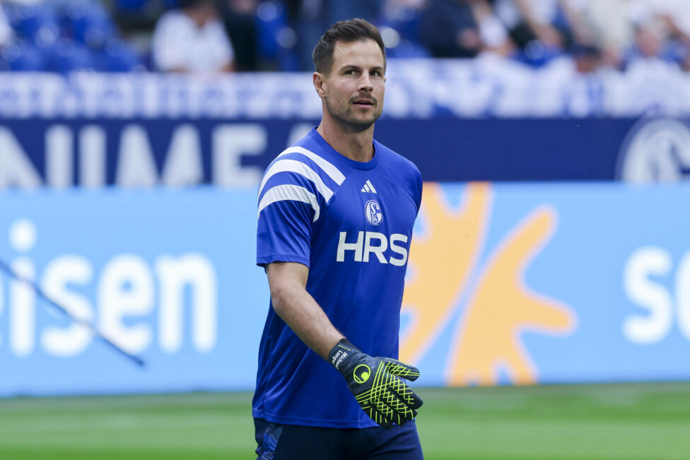 Der ehemalige österreichische Torhüter Michael Langer bleibt dem deutschen Zweitligisten Schalke 04 in neuer Funktion er