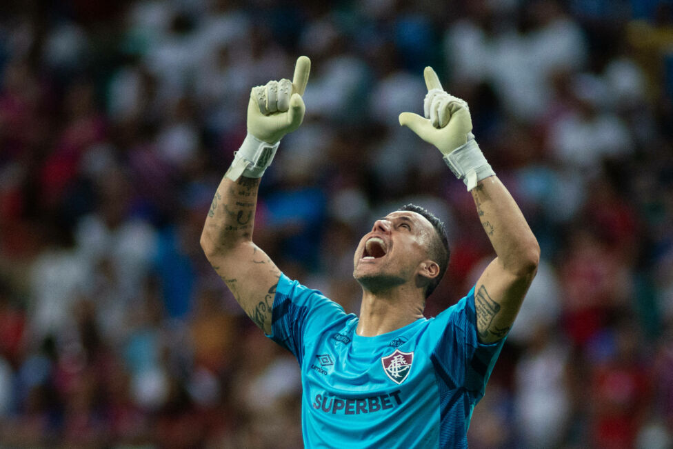 Der brasilianische Torhüter Fabio hat den Rekord für die meisten Profi-Fußballspiele eingestellt.