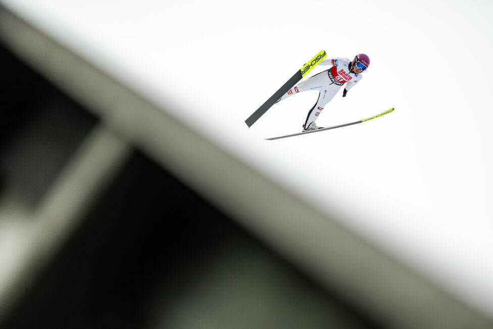 Jacqueline Seifriedsberger hat nach 13 Saisonen im Skisprung-Weltcup ihren Rücktritt vom aktiven Wettkampfsport erklärt.