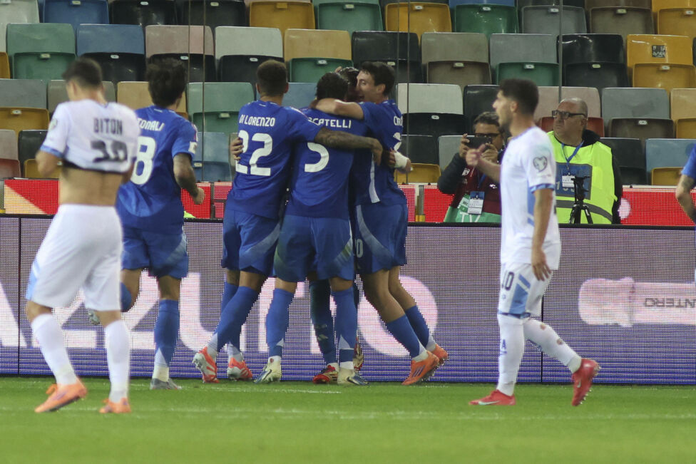 Der viermalige Fußball-Weltmeister Italien hat das von Protesten begleitete Hochsicherheits-Heimmatch gegen Israel mühsa