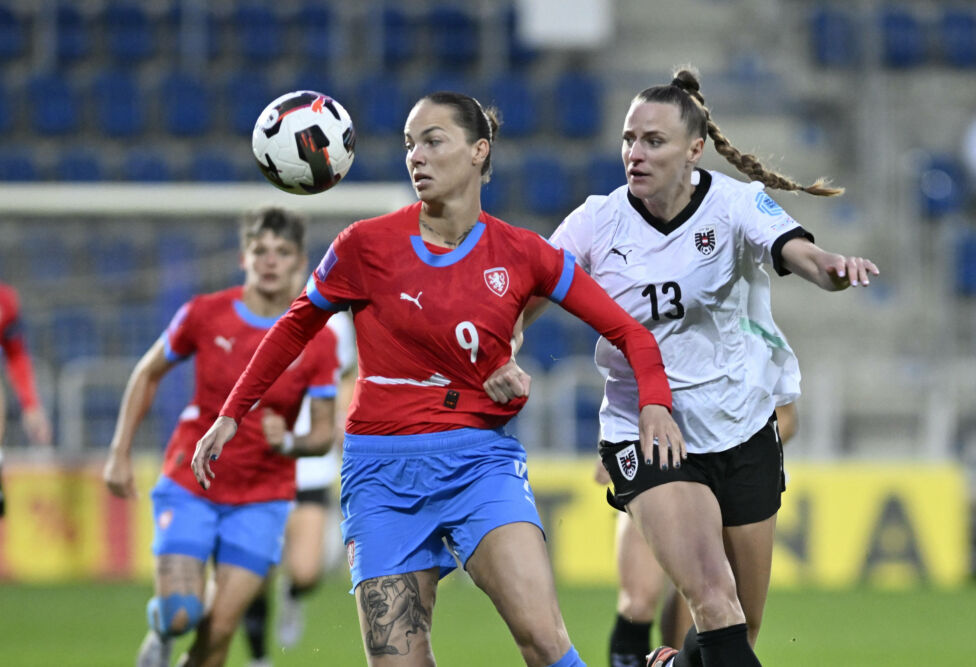 Österreichs Nationalteam der Frauen läuft am Dienstag in Wien einem Rückstand nach.