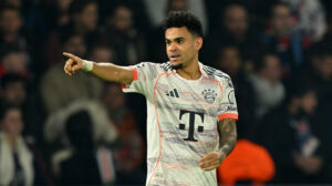 Der FC Bayern hat mit einer wilden ersten Halbzeit den Sieg im Topspiel gegen Paris Saint-Germain eingefahren