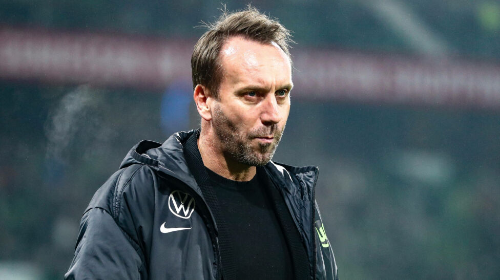 Der deutsche Fußball-Bundesligist VfL Wolfsburg hat weitere Konsequenzen aus der sportlichen Krise gezogen und sich von 