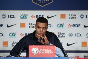 Zehn Jahre nach Terrornacht: Mbappe und Co. gedenken Opfer