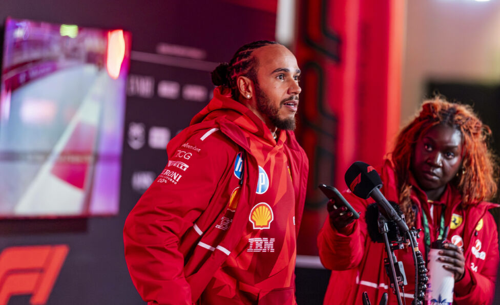 Formel-1-Rekordweltmeister Lewis Hamilton hat seine erste Saison bei Ferrari als die "herausforderndste" seiner Karriere