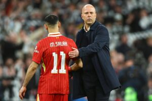 Liverpools Trainer Arne Slot hat angekündigt, dass er am Freitag ein entscheidendes Gespräch mit Mohamed Salah führen wi