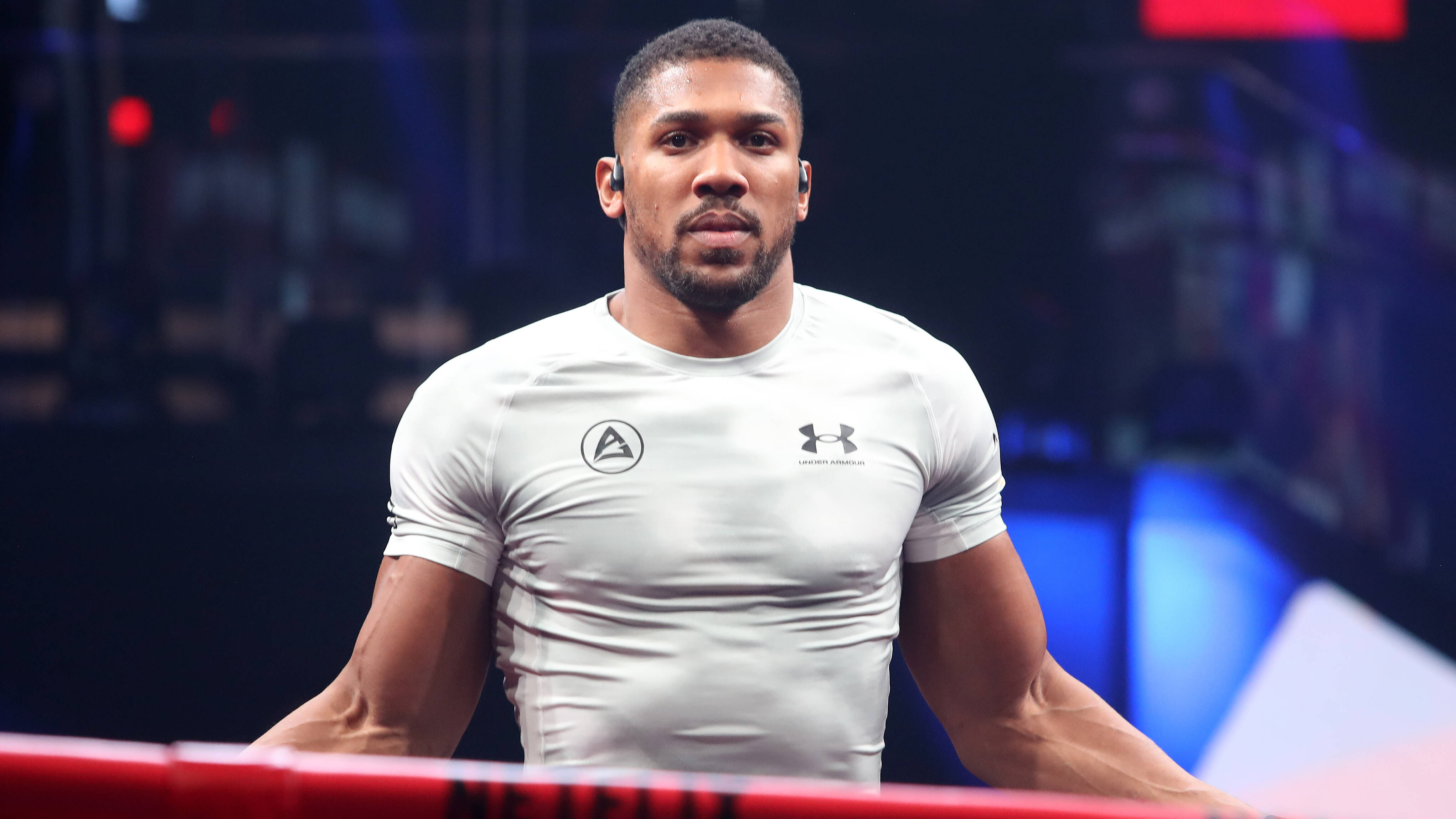 Box-Superstar Anthony Joshua in tödlichen Autounfall verwickelt - Sky ...
