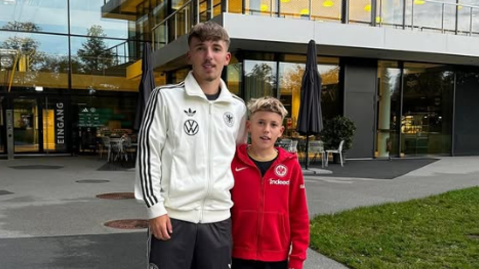 Mit Lennart Karl hat der FC Bayern möglicherweise eines der größten Talente der Vereinsgeschichte in seinen Reihen. Bei 